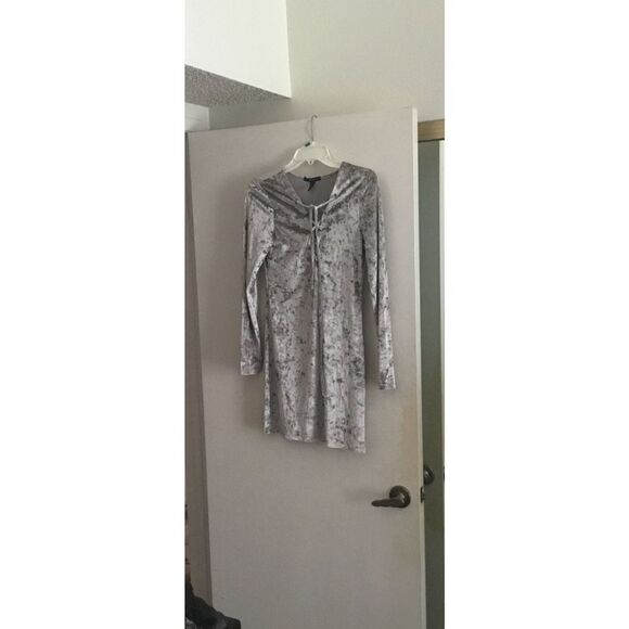 NWOT~Cute Forever 21 Gray Crushed Velvet Mini Dress Size Large - Picture 2 of 2
